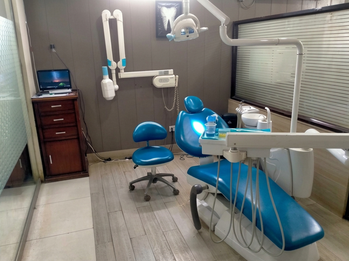 Modern dental clinic procedure at Atif Dental Clinic and Implant Centre, Lahore
